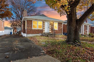 5010 Glennon Dr, Saint Louis, MO 63119
