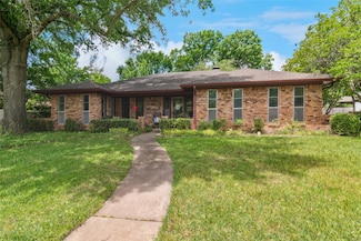 809 Holland Dr, Denison, TX 75020