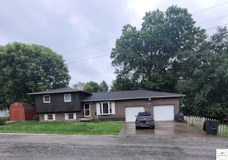 102 Feaster St, Windsor, MO 65360