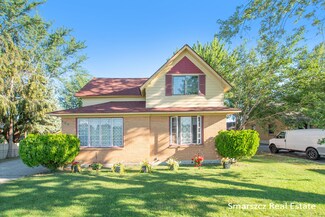409 W 40th St, Holland, MI 49423
