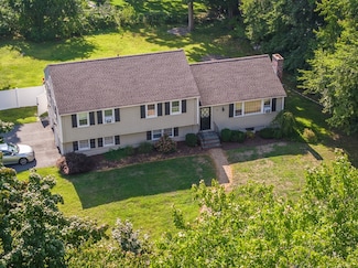 15 Mayflower Rd, Winchester, MA 01890