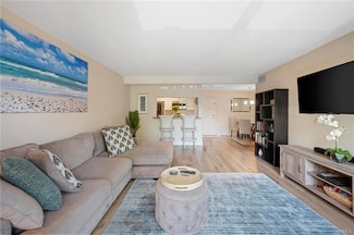 5460 White Oak Ave Unit E118, Encino, CA 91316