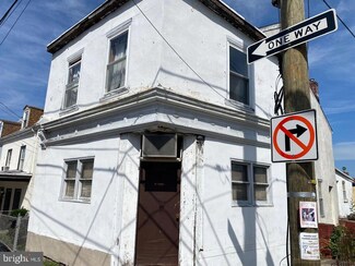 182 Dupont St, Philadelphia, PA 19127