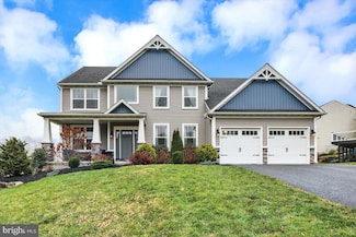 8 Jana Ct, Reading, PA 19607