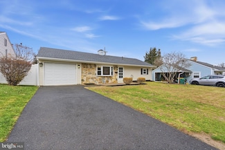 831 Trenton Rd, Fairless Hills, PA 19030