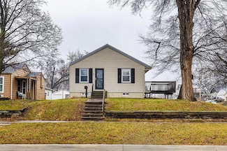 401 8th St, West Des Moines, IA 50265