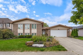 773 Farnham Ln, Wheaton, IL 60189