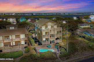 100 Oleander Ct, Surf City, NC 28445