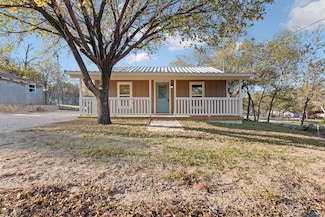 702 Sam Houston, Glen Rose, TX 76043