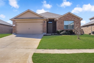 302 Triple Crown Ln, Ponder, TX 76259