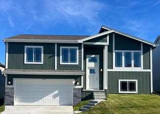 11060 Craig St, Omaha, NE 68142