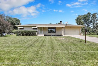 3700 Starlight Ln, Lansing, MI 48911