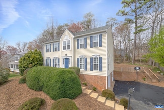 1216 Raintree Dr, Charlottesville, VA 22901
