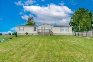 8022 State St NE, Louisville, OH 44641
