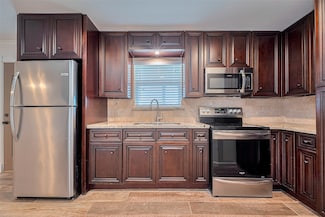 371 County Road 5015, Cleveland, TX 77327