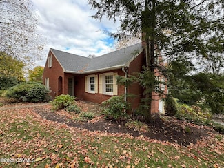 500 Shikelimo Ln, Lewisburg, PA 17837