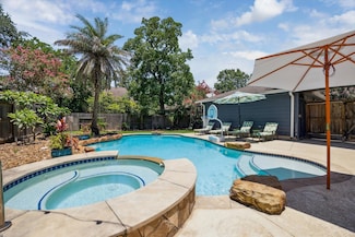 4311 Meadowbank Dr, Seabrook, TX 77586
