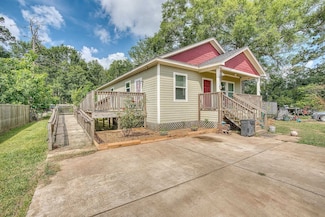 227 County Road 852, Buna, TX 77612
