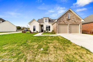 306 Sunshine Rise Dr, Broussard, LA 70518