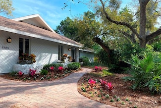 1224 S View Dr, Sarasota, FL 34242