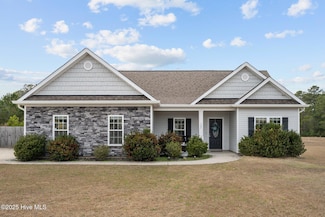 107 Costa Ct, Sneads Ferry, NC 28460