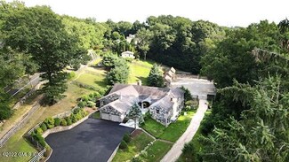 678 Riversville Rd, Greenwich, CT 06831