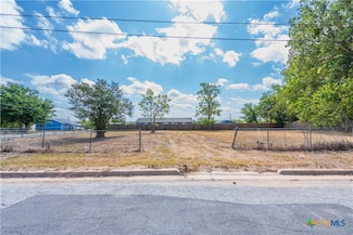 1602 Cummings St, Luling, TX 78648