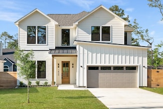 1420 Flamingo St, Conroe, TX 77385