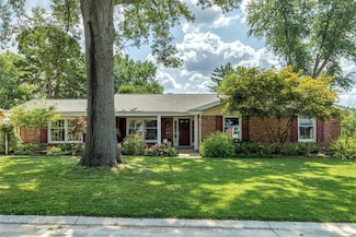 58 High Valley Dr, Chesterfield, MO 63017