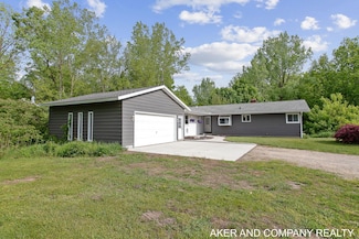 8091 Warner St, Allendale, MI 49401