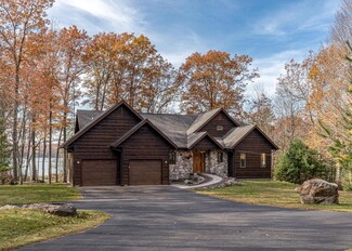 9737 S Kaubashine Rd, Hazelhurst, WI 54531