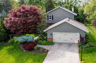 310 Linden Way Dr, Sandusky, OH 44870