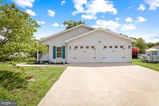 1044 Scenic View Dr, Schwenksville, PA 19473