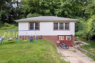 2996 Kemble Ave, Akron, OH 44319