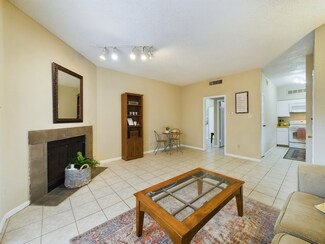 10855 Meadowglen Ln Unit 1112, Houston, TX 77042