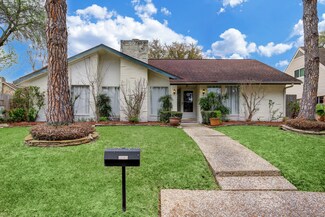 3107 Inwood Ct, Sugar Land, TX 77478