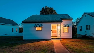 211 S 6th St, Thayer, MO 65791