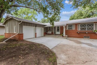 6126 Edinburg St, Bel Aire, KS 67220