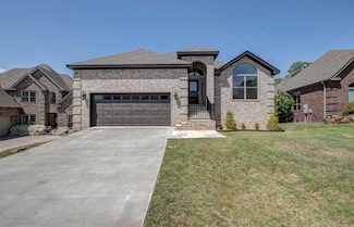 121 Majestic Cir, Maumelle, AR 72113