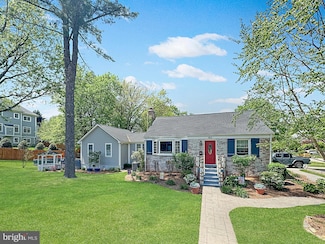 1812 Youngblood St, McLean, VA 22101