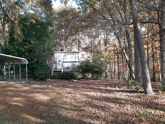 245 Tracy Dr, Moneta, VA 24121