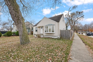 14593 Superior St, Southgate, MI 48195