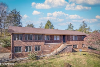 228 McCarter Ln, Cumberland Gap, TN 37724