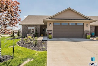 2433 E Joshua Cir, Sioux Falls, SD 57108