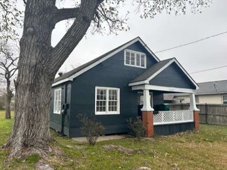 201 Oak St, La Marque, TX 77568