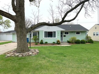 676 Meadow Ct, Bradley, IL 60915