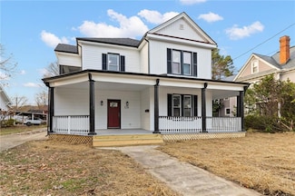 526 Peachtree St, Emporia, VA 23847