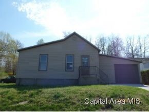 112 N Bluff St, Chandlerville, IL 62627