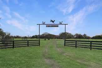 1926 Bear Creek Rd, La Grange, TX 78945