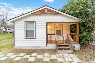 556 Avenue C, Seguin, TX 78155